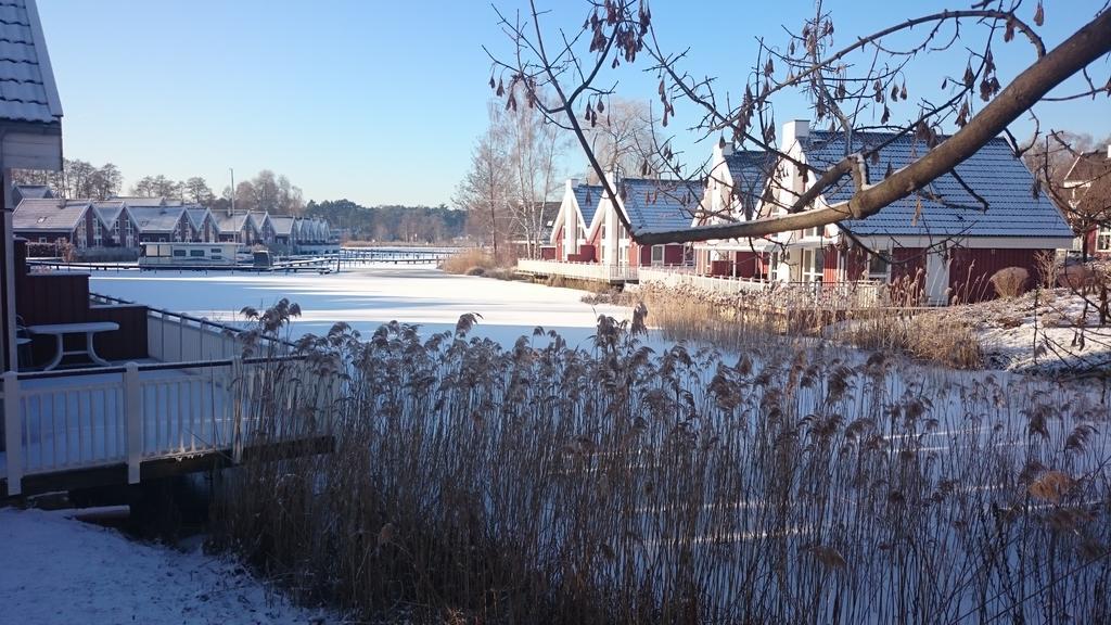 Marinapark Scharmuetzelsee Вендиш Риц Екстериор снимка