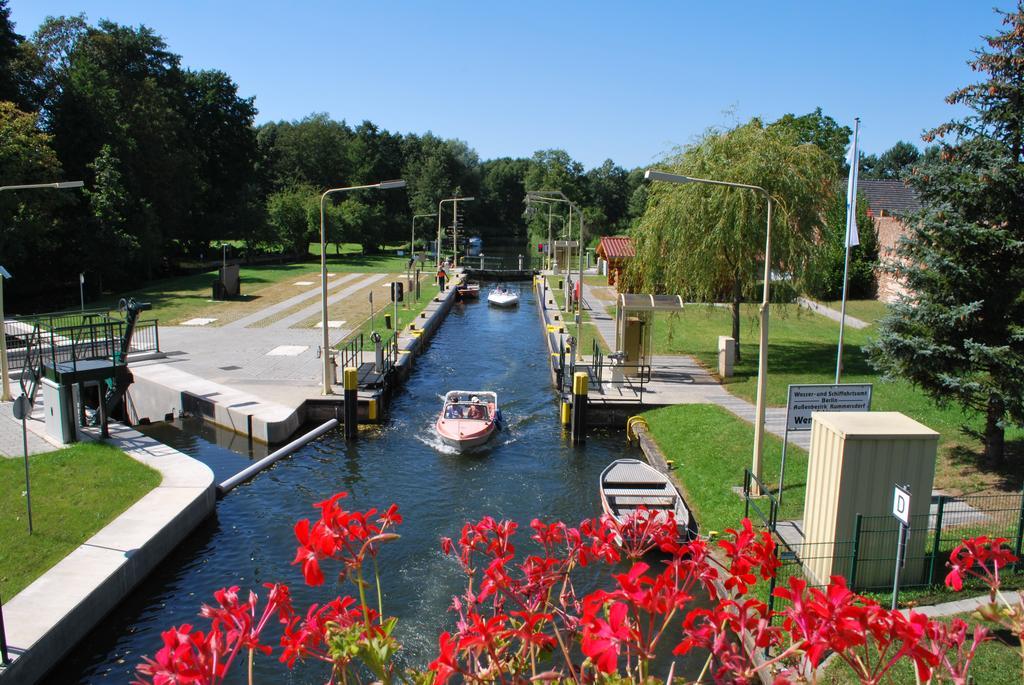Marinapark Scharmuetzelsee Вендиш Риц Екстериор снимка